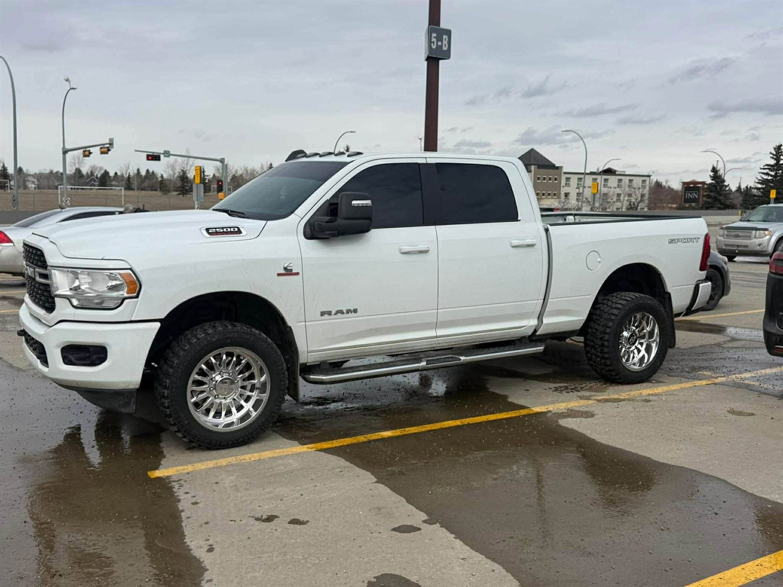 White Ram 2500 Sport Cummins on polished forged wheels